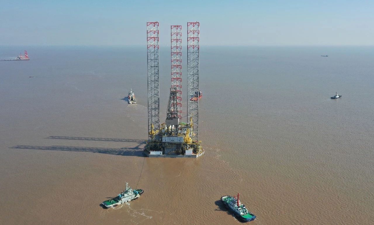 JU2000E型海上自升式鉆井平臺(tái)