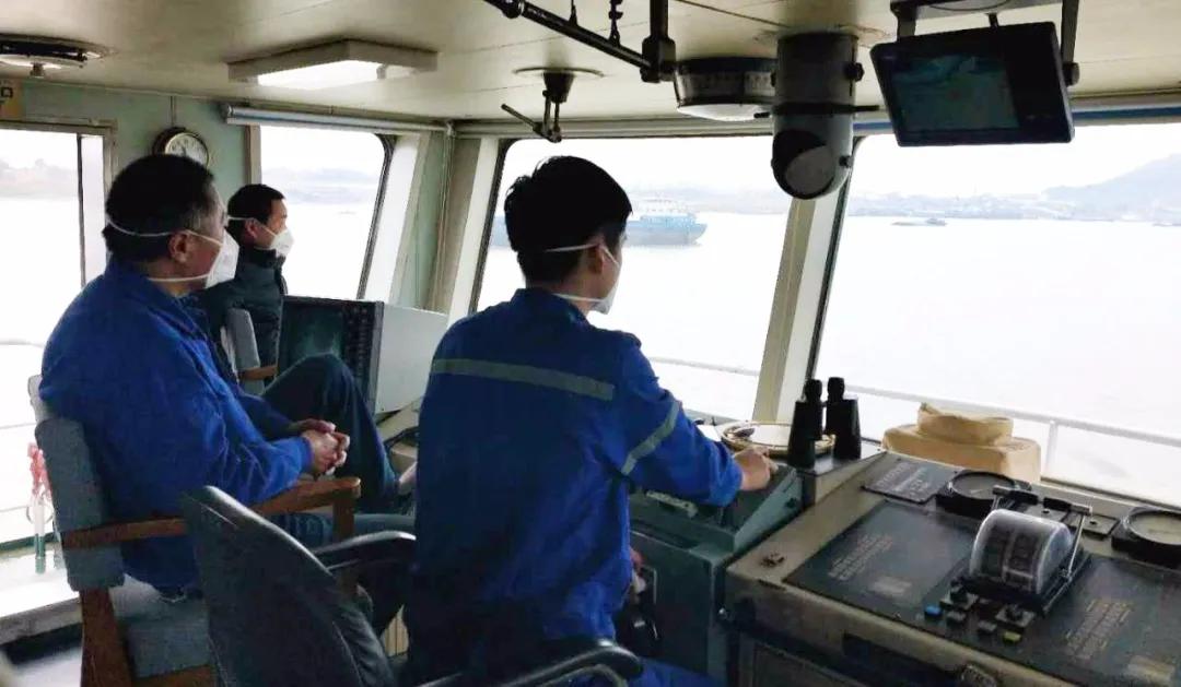 2月24日，“武船拖一號(hào)”開赴武昌碼頭待命