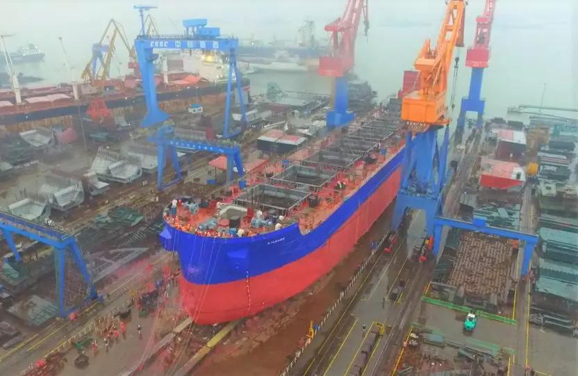 首制4萬(wàn)噸自卸船